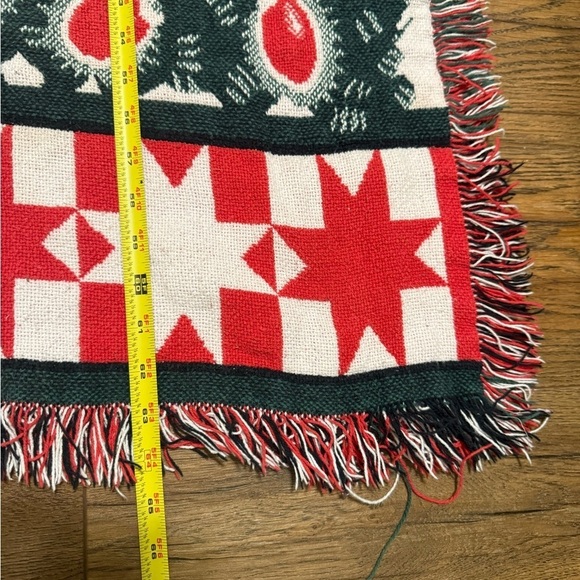 Woven Disney 45”x 65" (inches) Mickey Mouse Christmas Throw Blanket - Picture 3 of 4